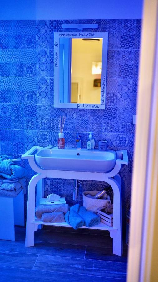 Bed Art Relaxing Suite - Appartamento Con Sauna Happiness Suite Gallery 산베네데토델트론토 외부 사진